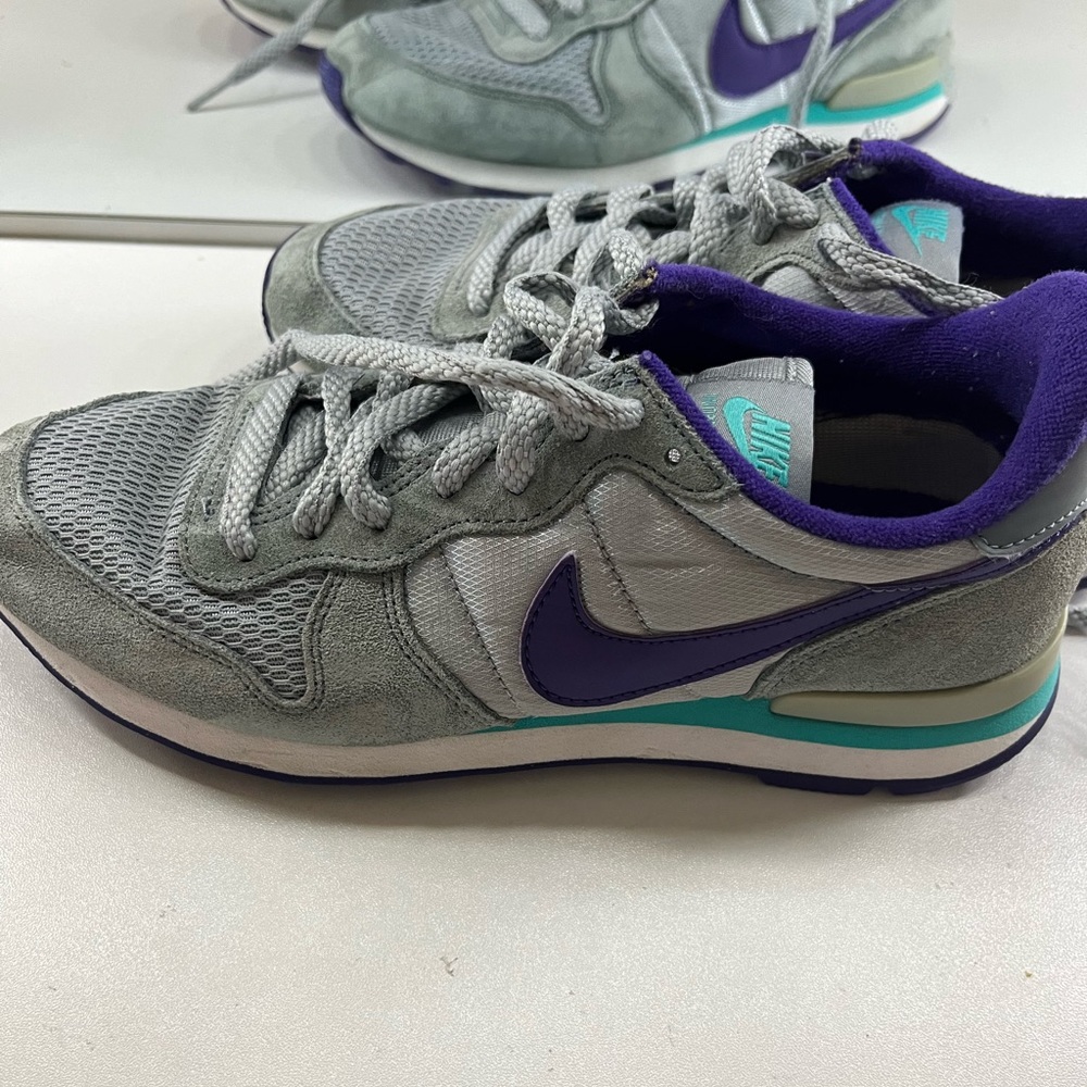 Women’s Nike shoes
